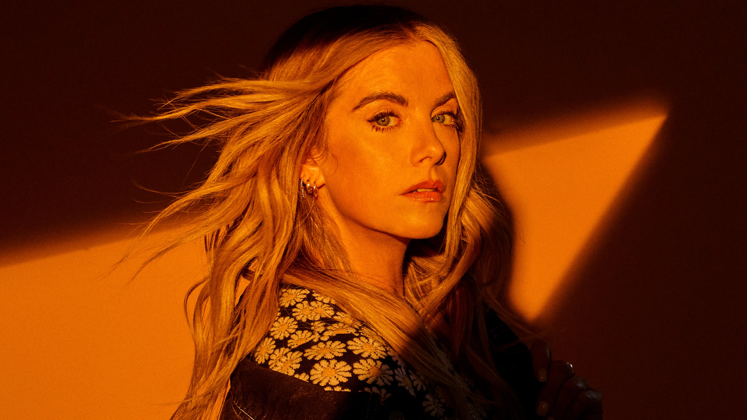 Lindsay Ell w/ Bre Kennedy